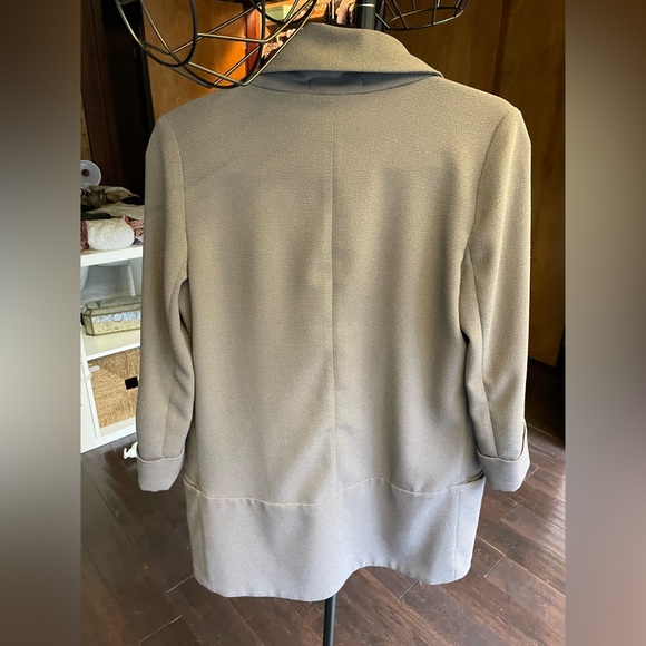 Wilfred crepe shawl neck blazer size 4, grey. - Picture 3 of 3